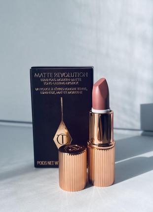 Charlotte tilbury pillow talk помада matte revolution lipstick у відтінку pillow talk