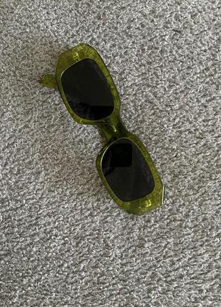 Сонцезахисні окуляри у вінтажному стилі1 фото