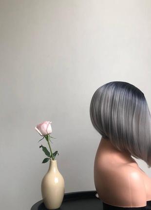 Перука без імітації шкіри голови бренду «kitto hair» у сірому кольорі з омбре (6920)2 фото