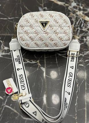 Сумка белая стеганая женская guess сумка маленькая гесс сумочка клатч кросс-боди