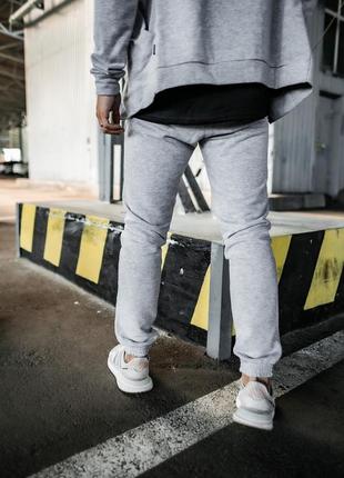Стильные трикотажные спортивные мужские штаны удобные на каждый день серого цвета | спортивные трикотажные2 фото