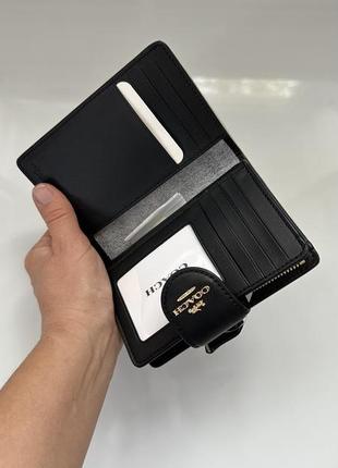 Коричневий середній гаманець corner medium zip wallet black brown coach4 фото