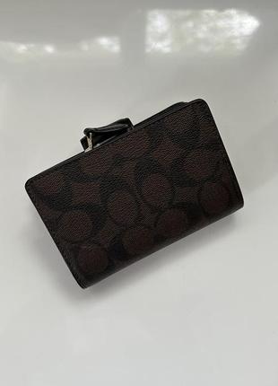 Коричневий середній гаманець corner medium zip wallet black brown coach3 фото