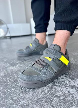 Чоловічі кросівки adidas forum low grey light green адідас форум сірого з салатовим кольорів