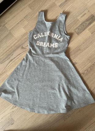 Сукня з написом