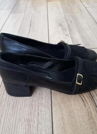 Шкіряні італійські туфлі 35 розмір3 фото