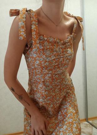 Гірчична сукня у квітковий принт4 фото
