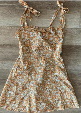 Гірчична сукня у квітковий принт6 фото