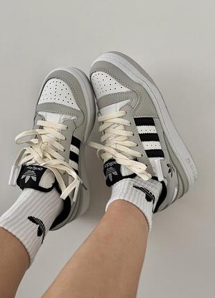 Крутые женские кроссовки adidas forum smoke grey серые
