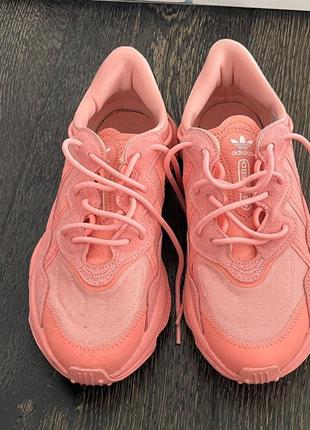 Кроссовки р 37 adidas ozweego