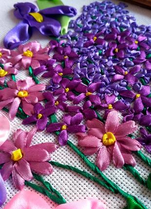 Вишиті квіти ручної роботи на подарунок мамі, бабусі, дівчині на 8 березня3 фото