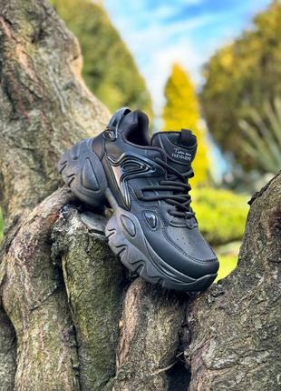 Жіночі кросівки