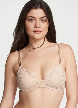 Комплект (бюстгальтер + трусики-стринги) victoria's secret кружево 75d/m бежевый