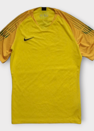 Чоловіча футболка nike dri fit , розмір л