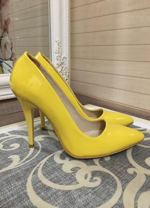 Яскраві трендові сонячні туфлі човники фірми stefani туреччина4 фото
