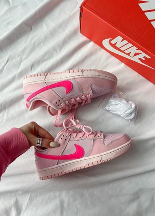Жіночі кросівки nike dunk low gs triple pink  рожеві