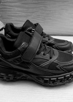 Черные отличные кроссовки дышащие том.м 33-365 фото