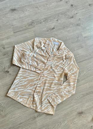 Молочна бежева вільна ніжна сорочка у тваринний принт зебри2 фото
