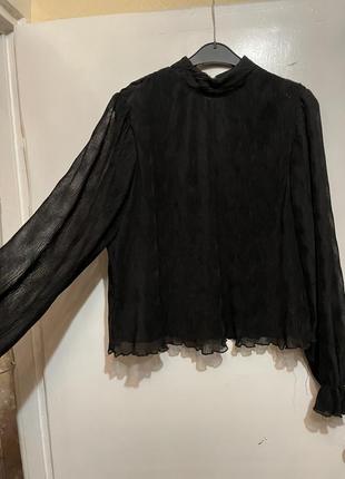 Чорна жата блуза