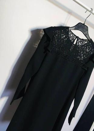 Чёрное платье с кружевом и оборками zara2 фото