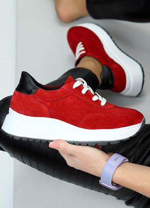 Розпродаж натуральні замшеві червоні кросівки на білій підошві 36р.2 фото