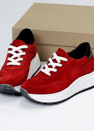 Розпродаж натуральні замшеві червоні кросівки на білій підошві 36р.4 фото