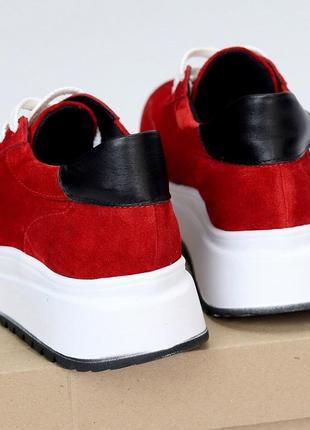 Розпродаж натуральні замшеві червоні кросівки на білій підошві 36р.5 фото