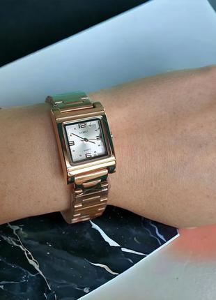 Жіночий квадратний наручний годинник з металевим браслетом   skmei 1388rg rose gold