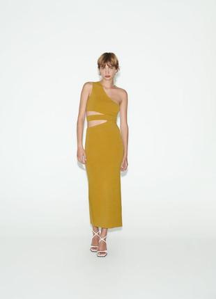 Облягаюча трикотажна сукня з вирізами zara