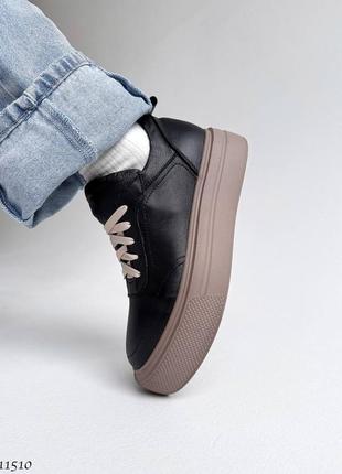 Распродажа натуральные кожаные черные кеды - кроссовки на высокой подошве цвета капучино
