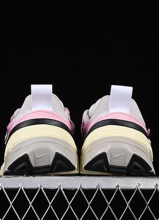 Женские кроссовки nike v2k run