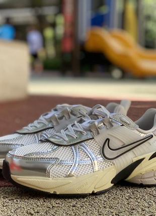 Жіночі кросівки nike v2k run2 фото