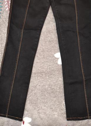 Жіночі чорні джинси з жовтою строчкою р.46-48 прямий крій широкий пояс6 фото
