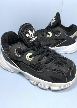 Кросівки adidas