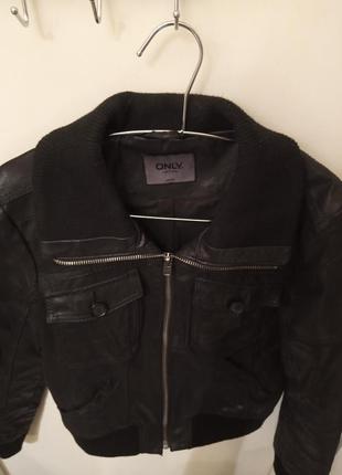 Чоловіча шкіряна куртка - бомбер від only (limited). розмір: xs - s.8 фото