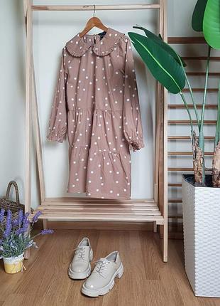 Мила вільна сукня з комірцем