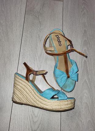 Босоніжки блакитні plato