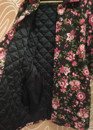 Женское стеганное пальто ретро в цветочный принт5 фото