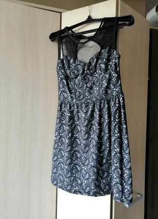 Сукня з гарним фасоном topshop з сіточкою платье чорно-біла1 фото