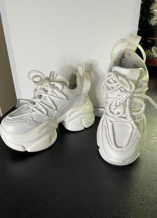 Женские белые кроссовки сникерсы кеды на платформе7 фото