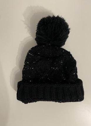 Шапка з бомбоном чорна