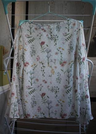 Нежная блуза с цветочным принтом2 фото