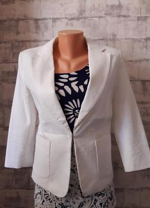 Молочно - белый укороченный пиджак1 фото