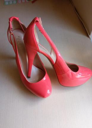 Нарядные импортные туфли