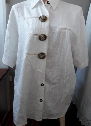 Блуза белая с оригинальными пуговицами2 фото