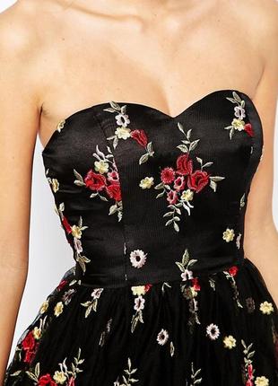 Платье в вышивку цветы chi chi london4 фото