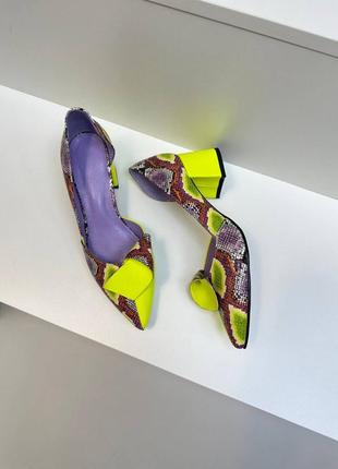 Ексклюзивні яскраві туфлі з натуральної шкіри під змію3 фото