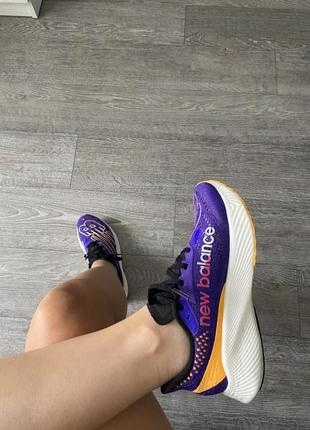 Жіночі кросівки new balance fuelcell rc elite v2 - deep violet 2021 бігові2 фото