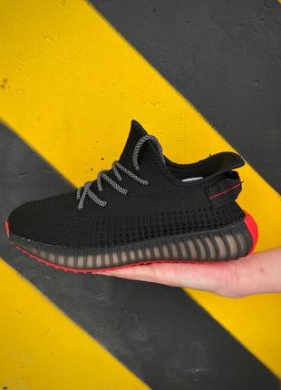 Yeezy чорного кольору з червоною підошвою 🖤❤️4 фото