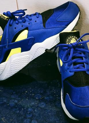 Nike huarache.